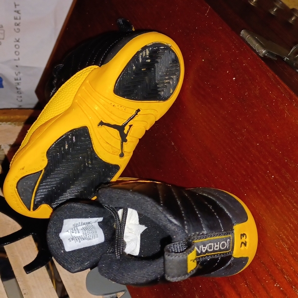 Retro Jordan 12s - Picture 7 of 8